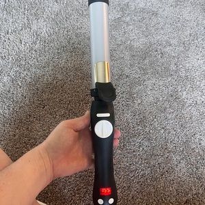 Beachwaver curling iron